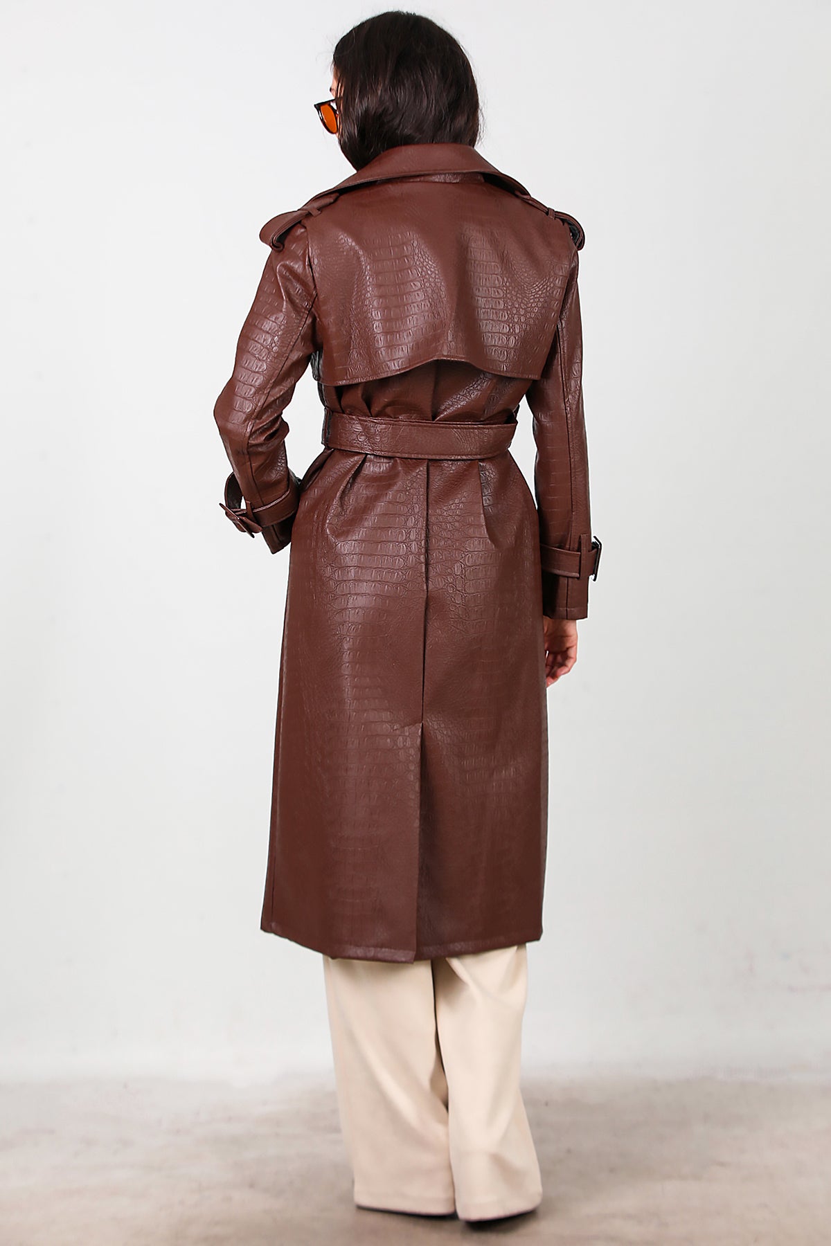 Kadın Kuşaklı Timsah Desen Uzun Deri Kaban Kahverengi