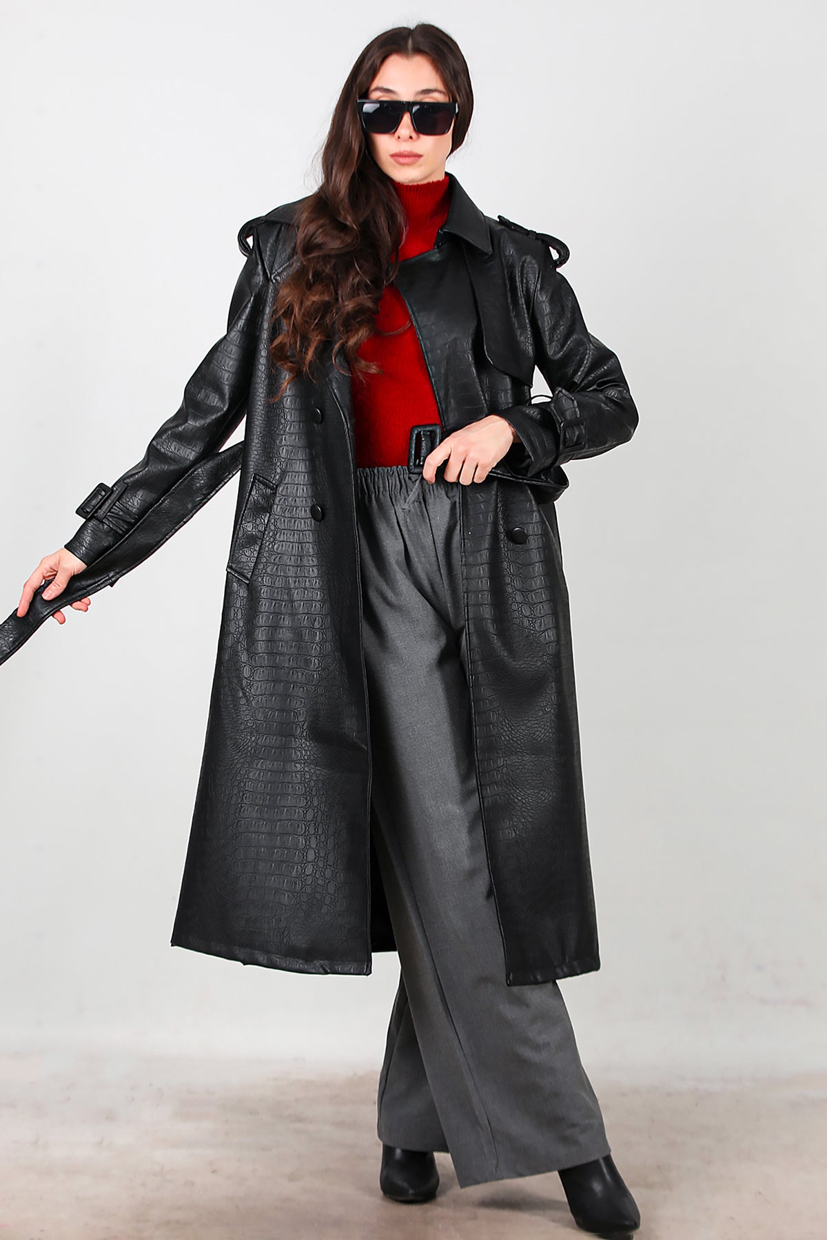 Kadın Kuşaklı Timsah Desen Uzun Deri Kaban Siyah