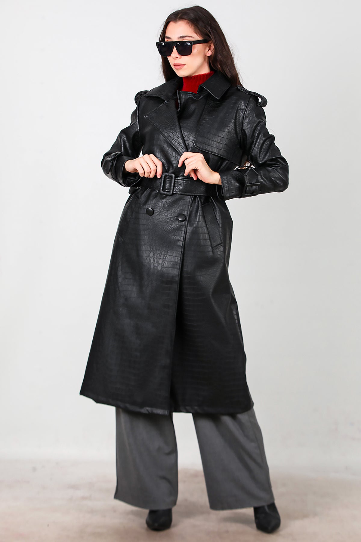 Kadın Kuşaklı Timsah Desen Uzun Deri Kaban Siyah