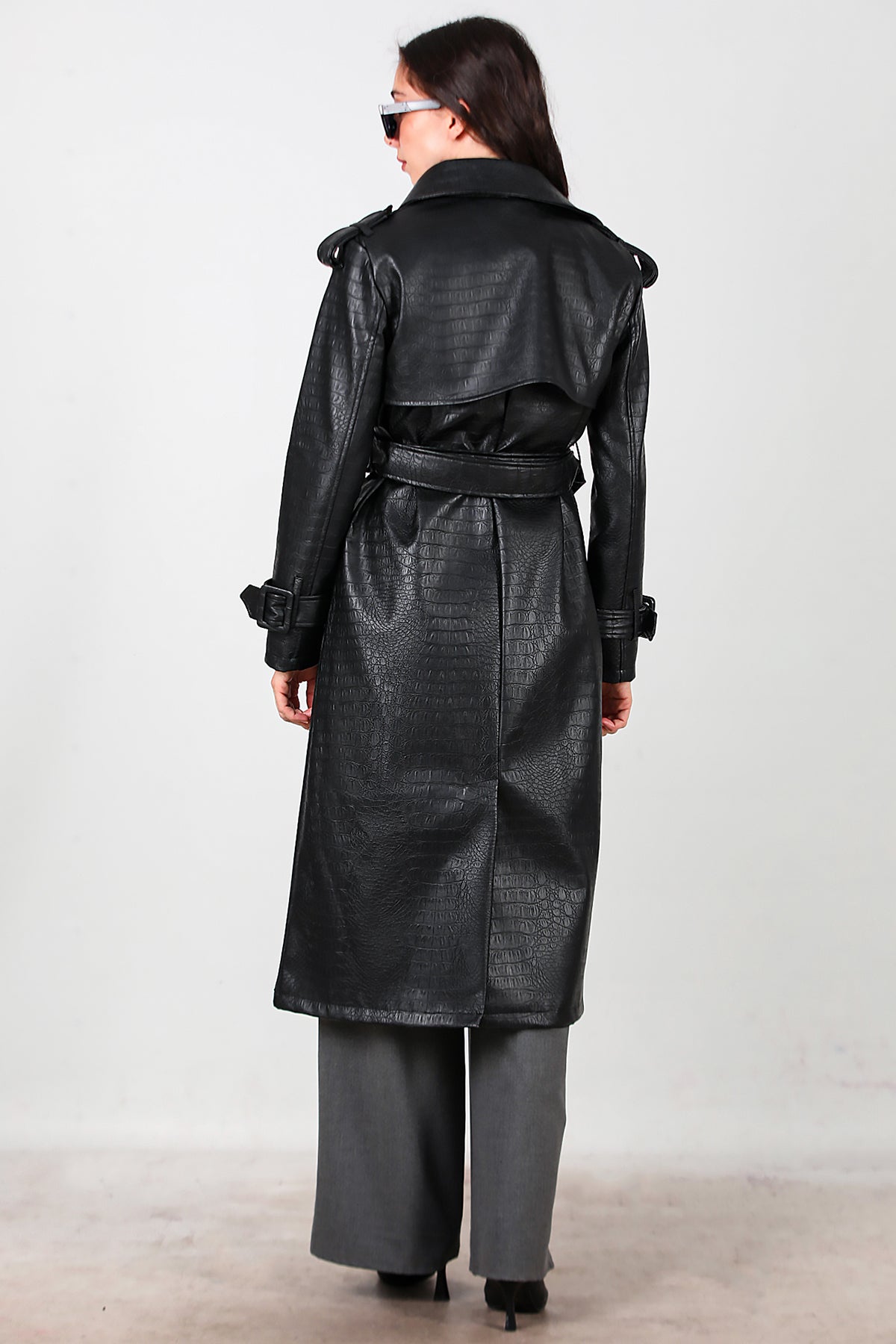 Kadın Kuşaklı Timsah Desen Uzun Deri Kaban Siyah