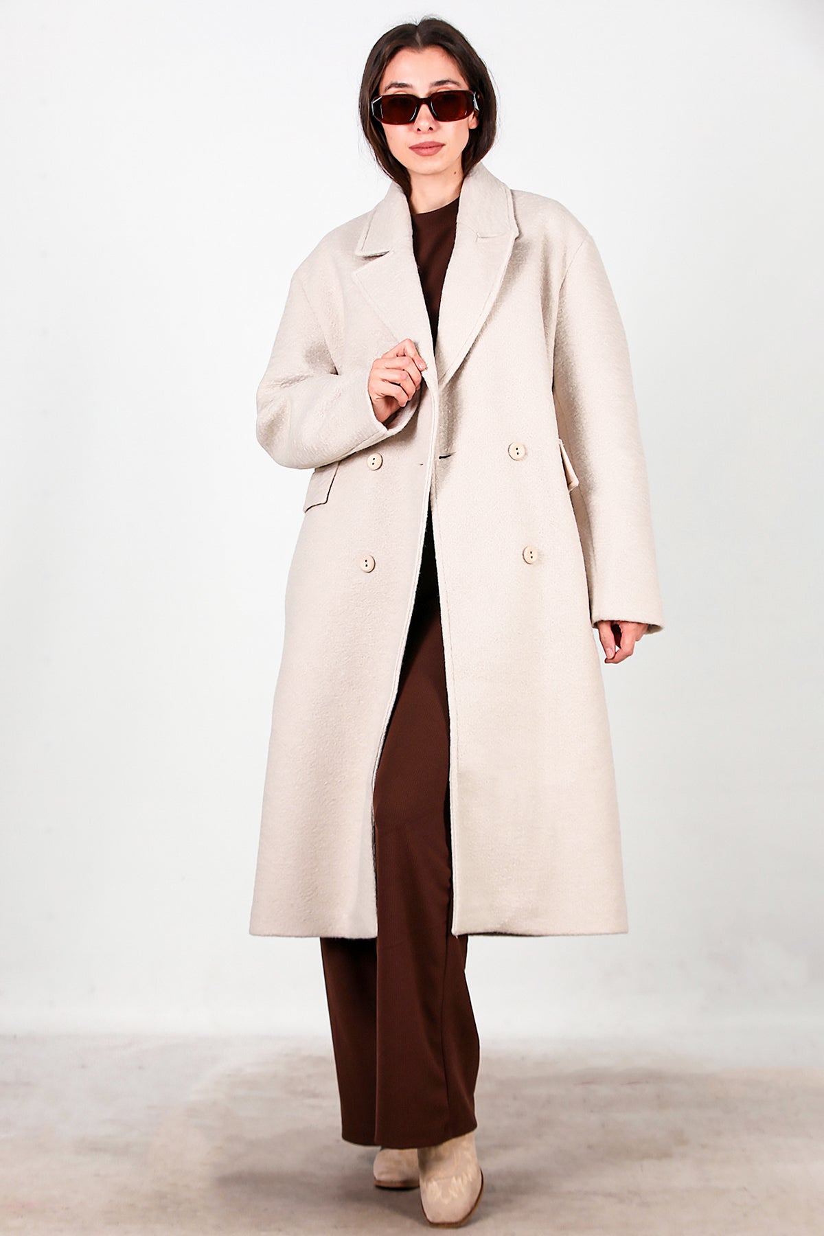 Kadın Önü Düğmeli Uzun Kaşe Kaban Taş