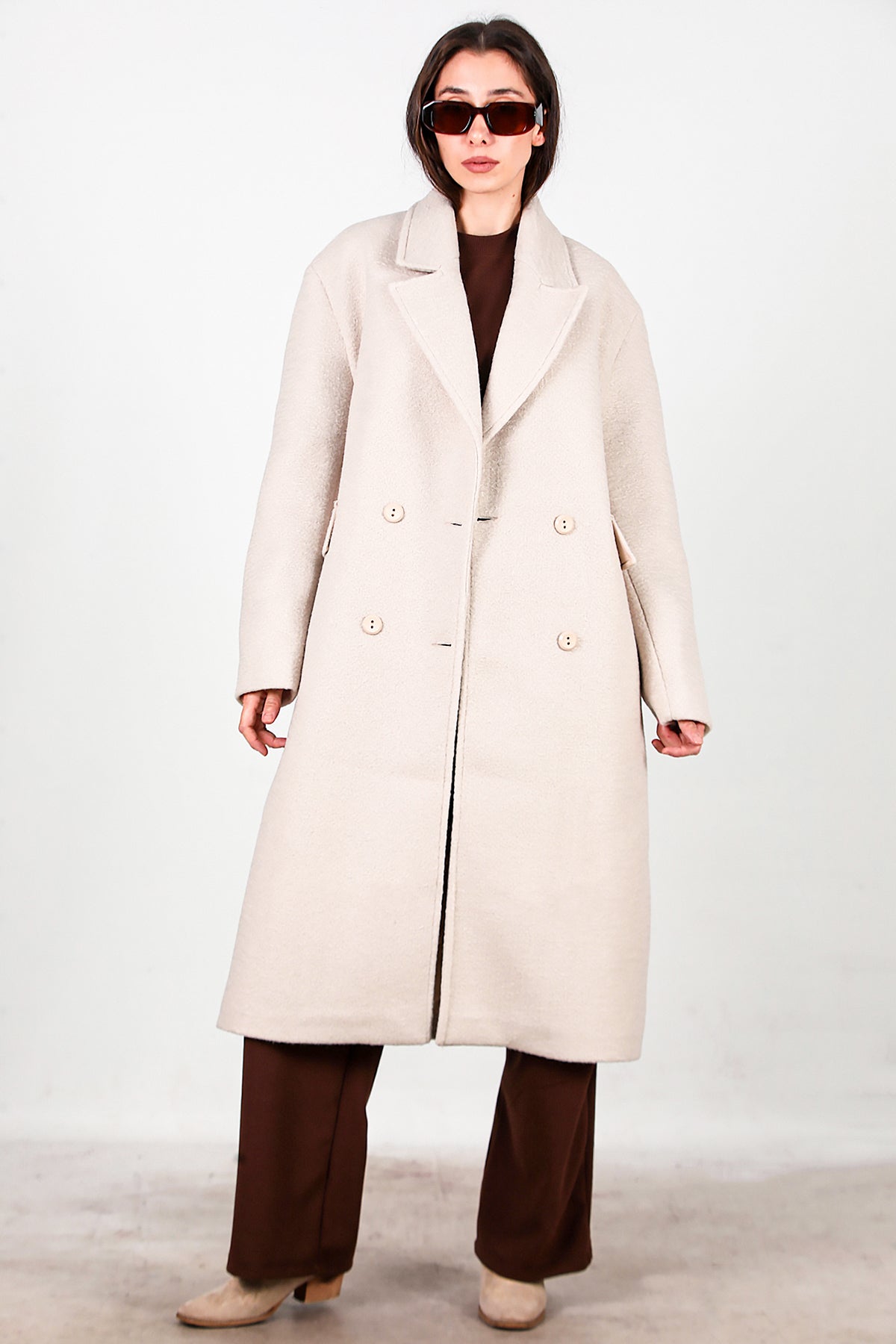 Kadın Önü Düğmeli Uzun Kaşe Kaban Taş