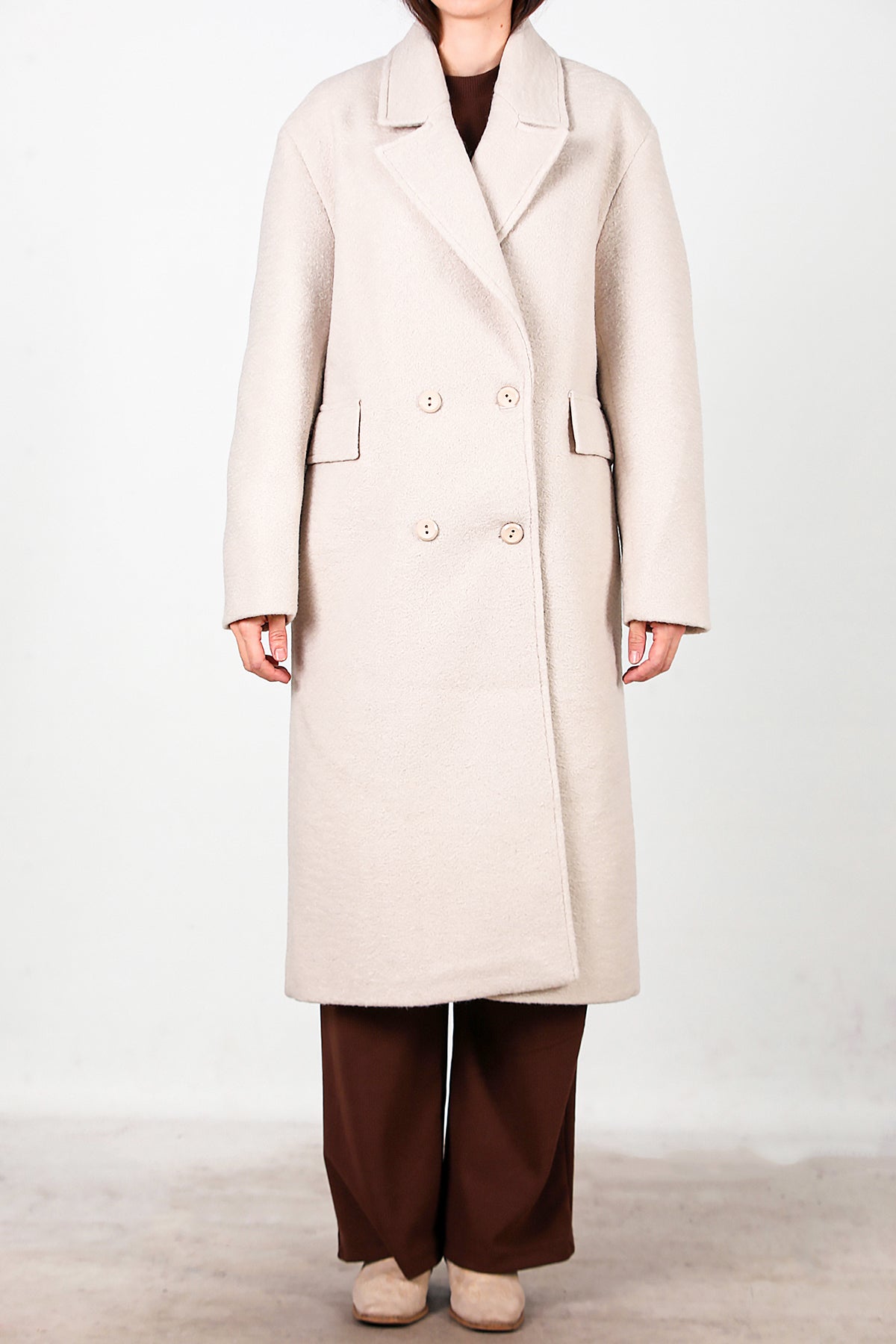 Kadın Önü Düğmeli Uzun Kaşe Kaban Taş