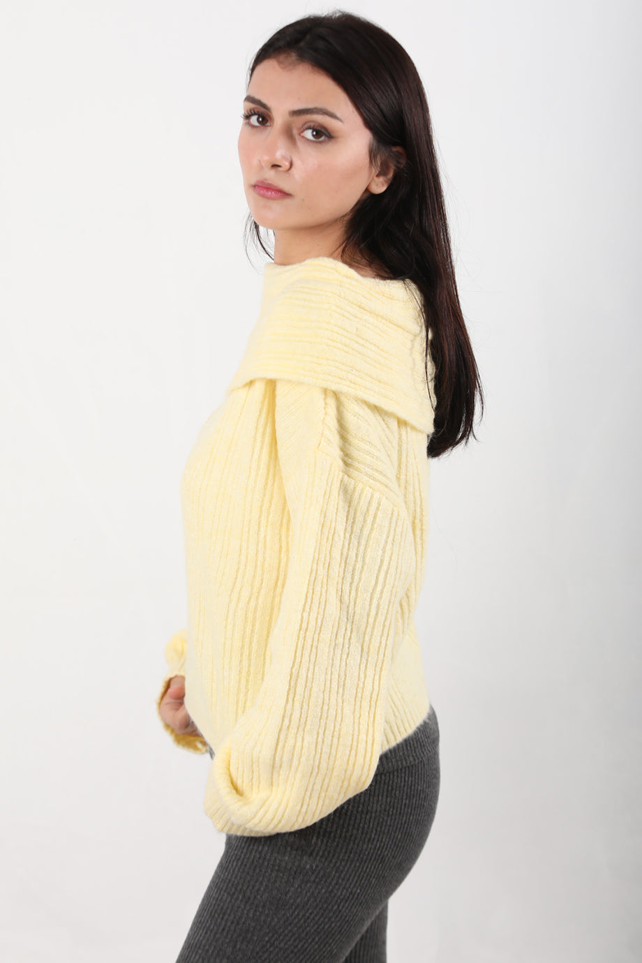 Offeria Kadın Madonna Yaka Kazak Sarı