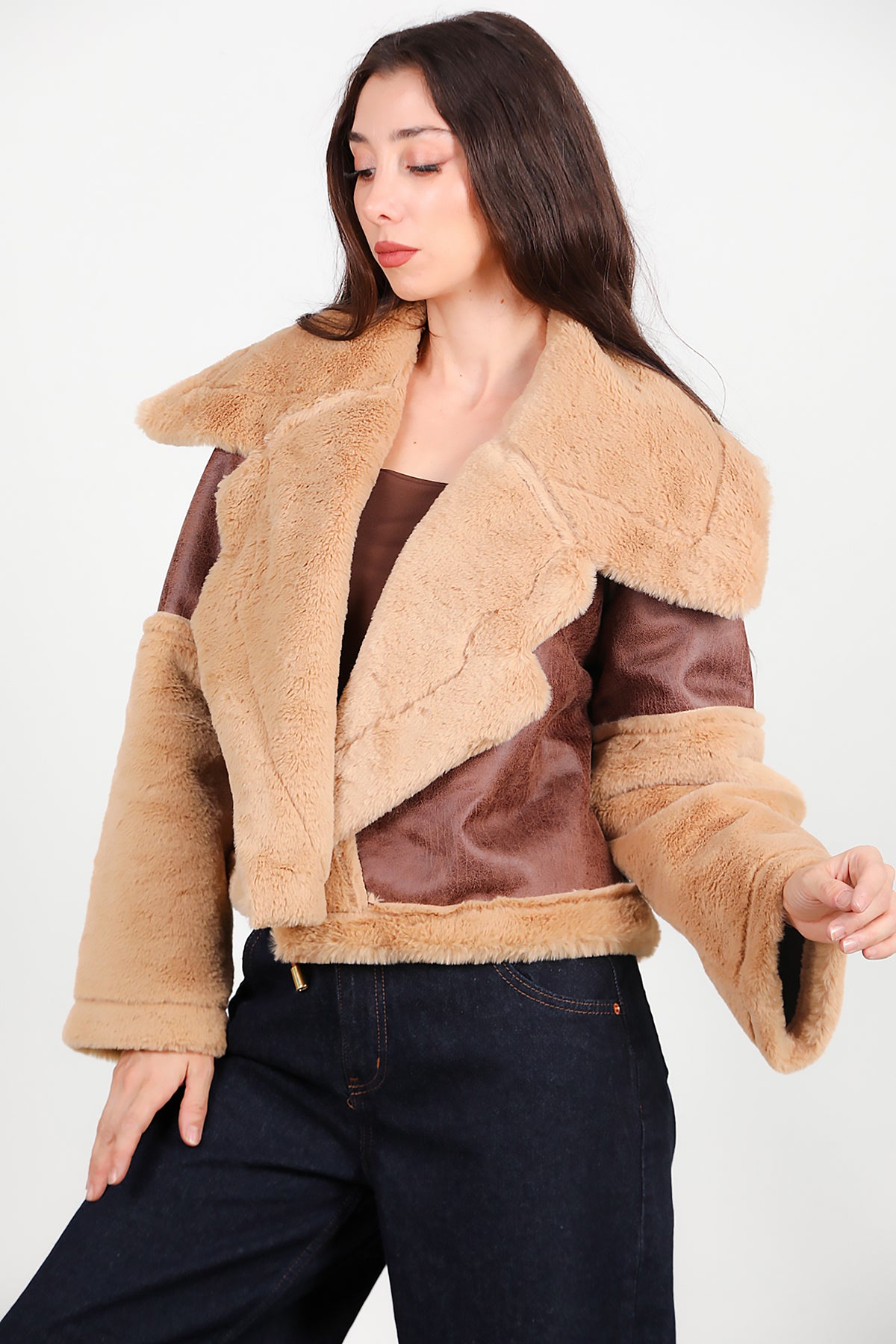 Kadın Geniş Yaka Kolu Peluş Süet Mont Camel