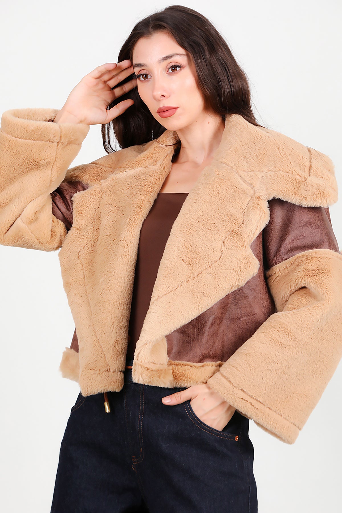 Kadın Geniş Yaka Kolu Peluş Süet Mont Camel