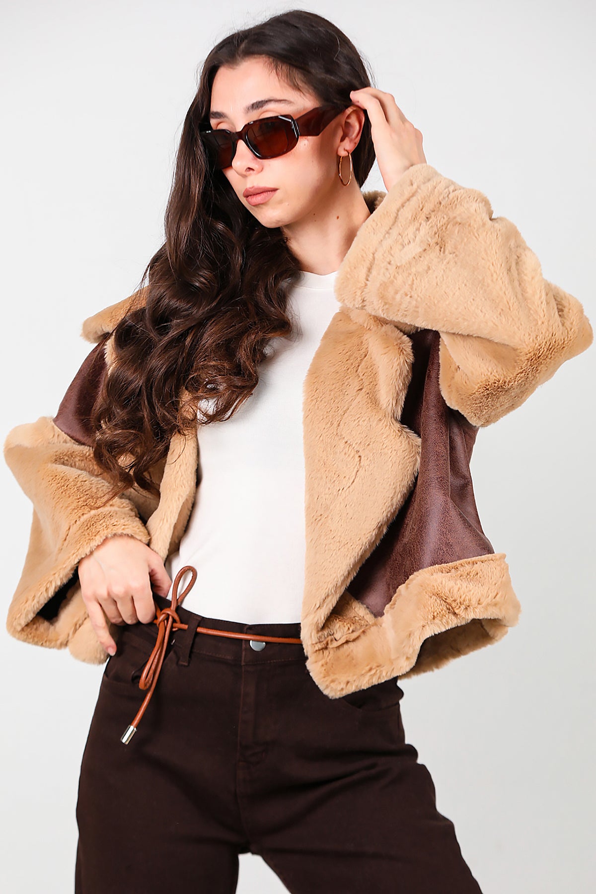 Kadın Geniş Yaka Kolu Peluş Süet Mont Kahverengi