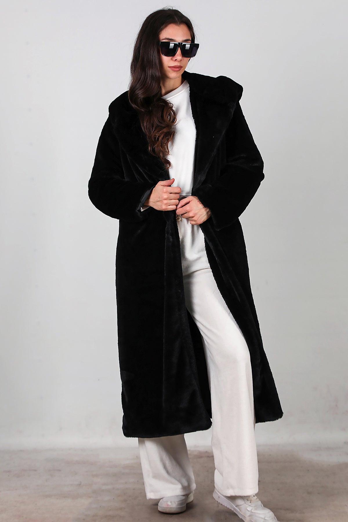 Kadın Kapşonlu Uzun Kürk Mont Siyah