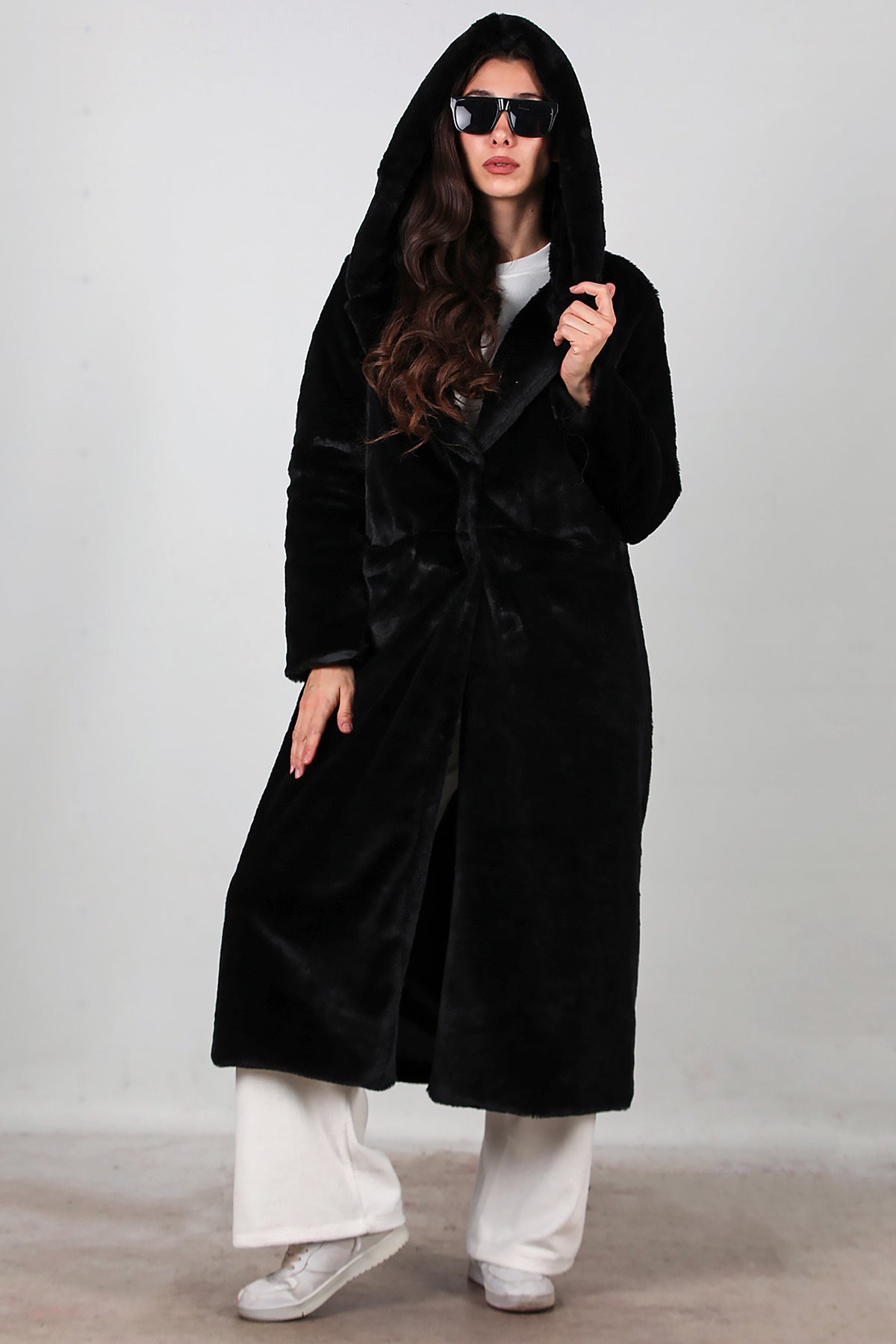 Kadın Kapşonlu Uzun Kürk Mont Siyah