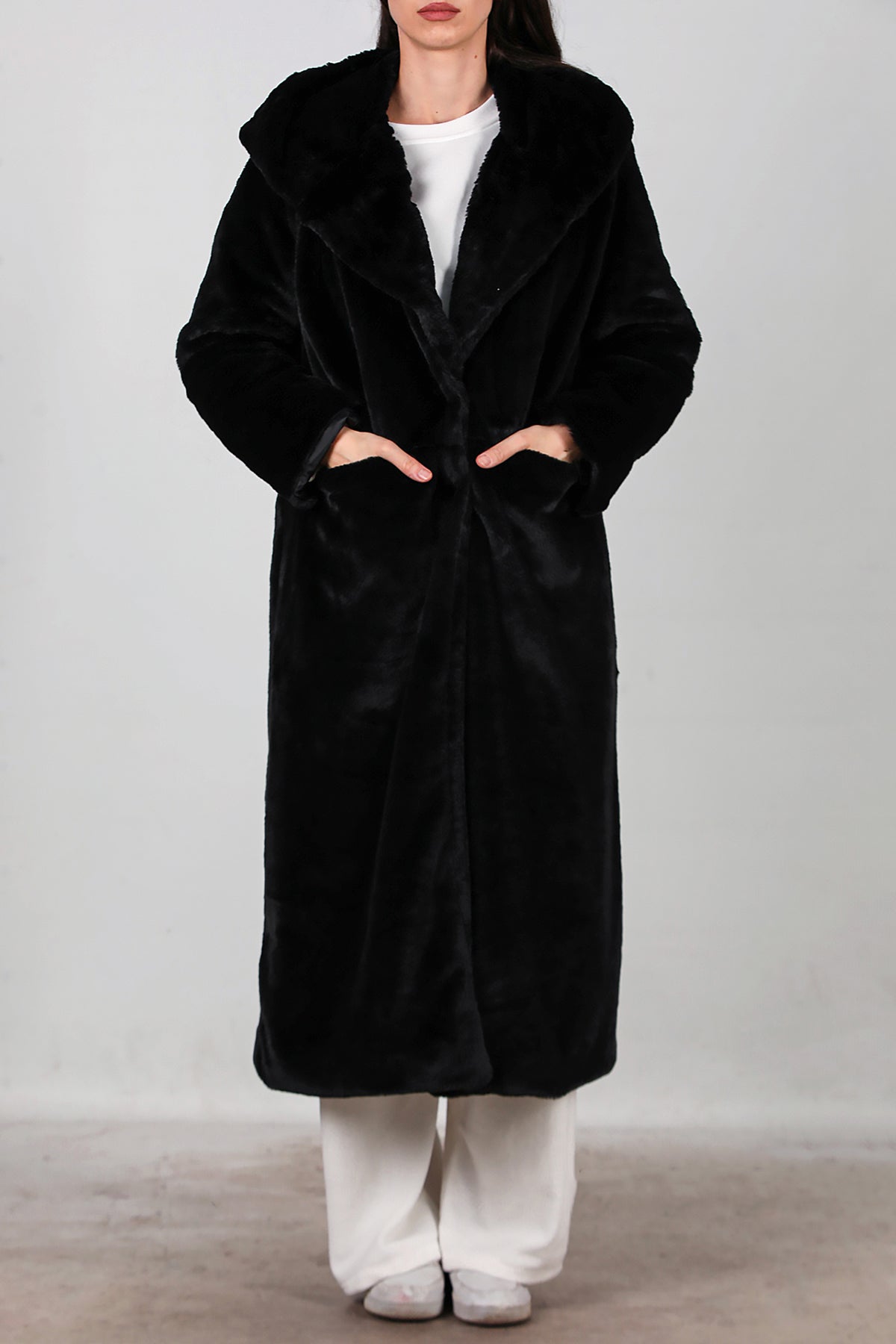 Kadın Kapşonlu Uzun Kürk Mont Siyah