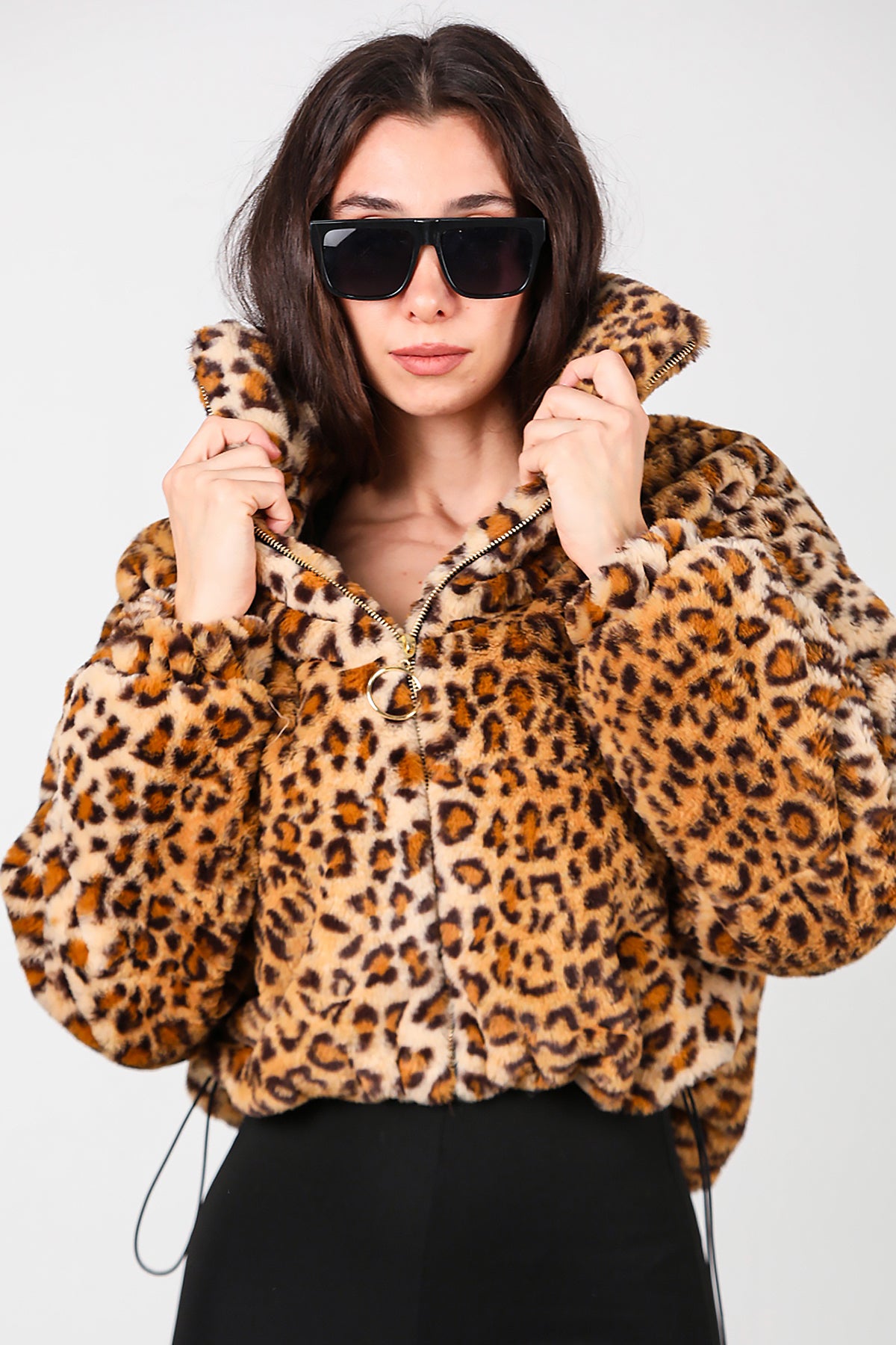 Kadın Fermuarlı Leopar Kısa Kürk Mont