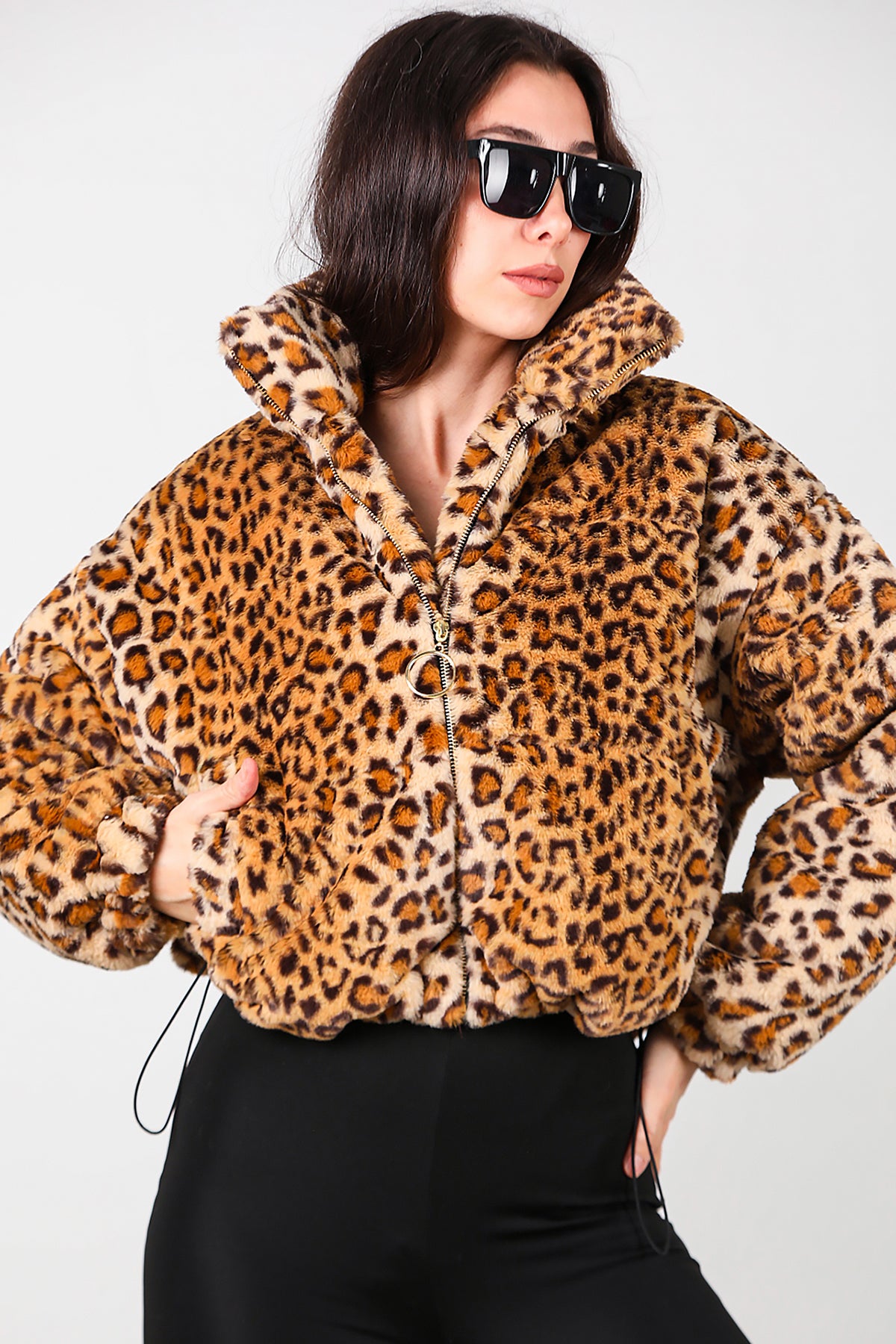 Kadın Fermuarlı Leopar Kısa Kürk Mont