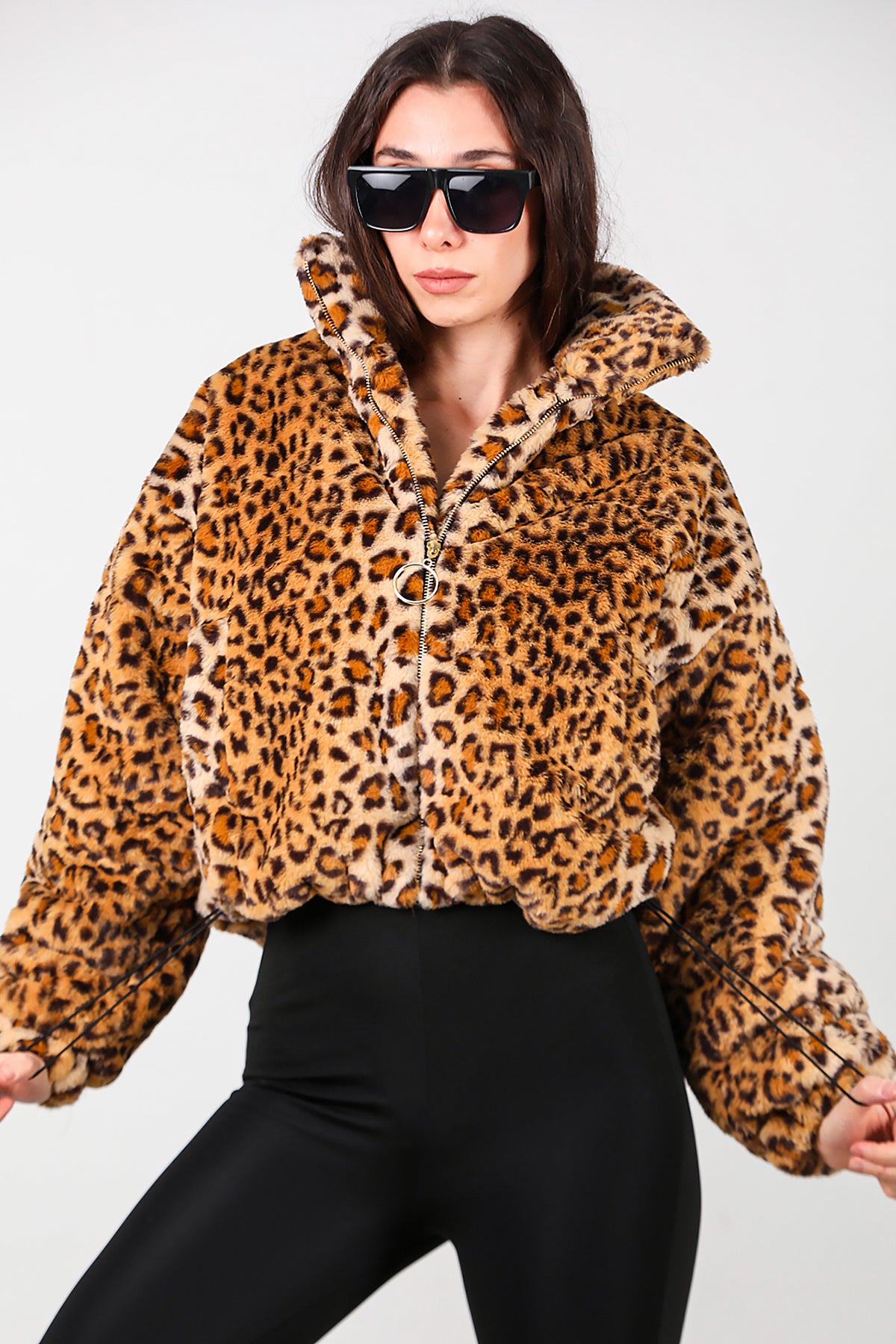 Kadın Fermuarlı Leopar Kısa Kürk Mont