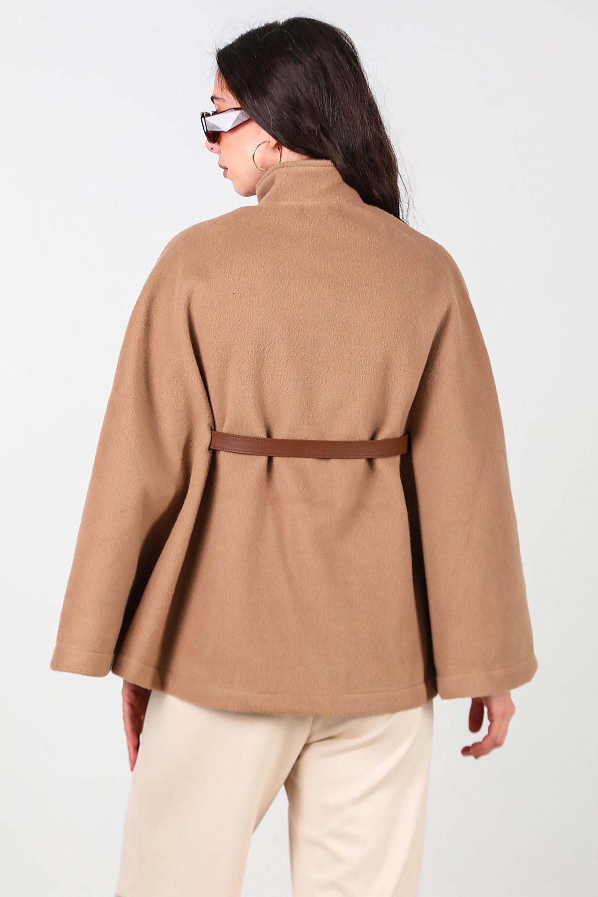 Kadın Deri Kemerli Kaşe Panço Bej