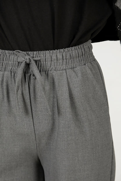 Kadın Beli Lastikli Pile Detaylı Bol Paça Kumaş Pantolon Gri