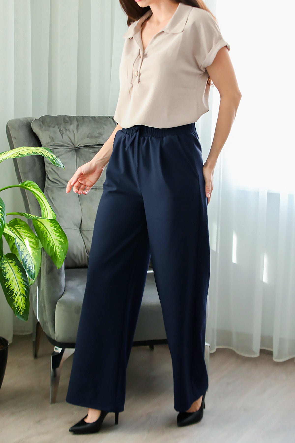 Kadın Beli Lastikli Pile Detaylı Bol Paça Kumaş Pantolon Lacivert