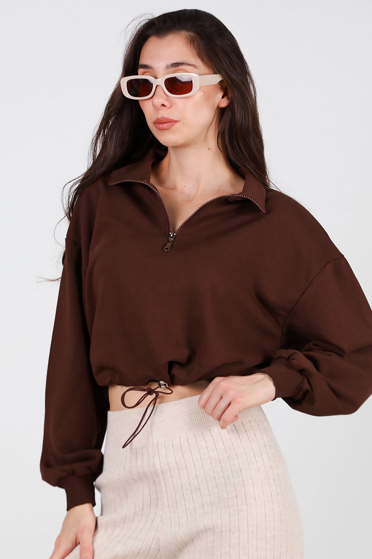 Kadın Yarım Fermuar Dik Yaka Bel Lastikli Sweat Kahverengi