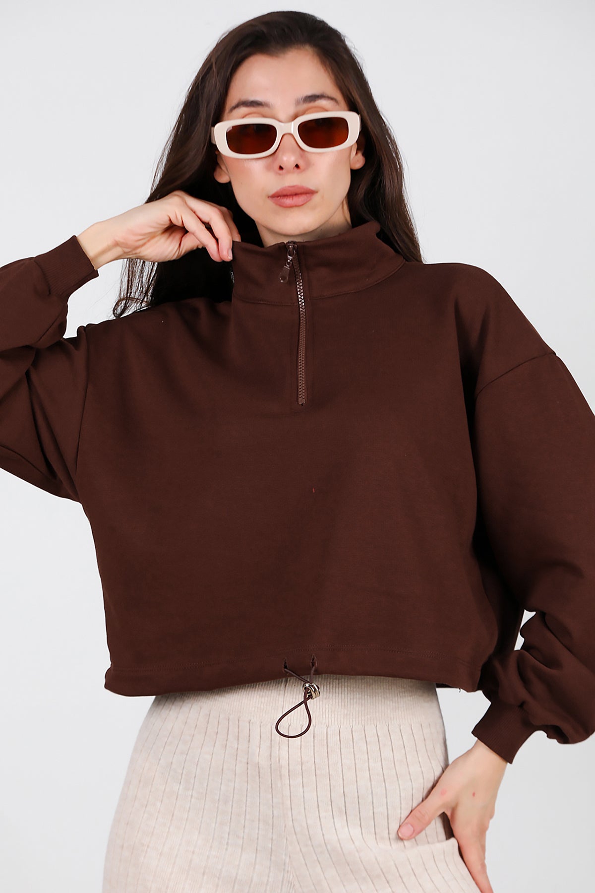 Kadın Yarım Fermuar Dik Yaka Bel Lastikli Sweat Kahverengi