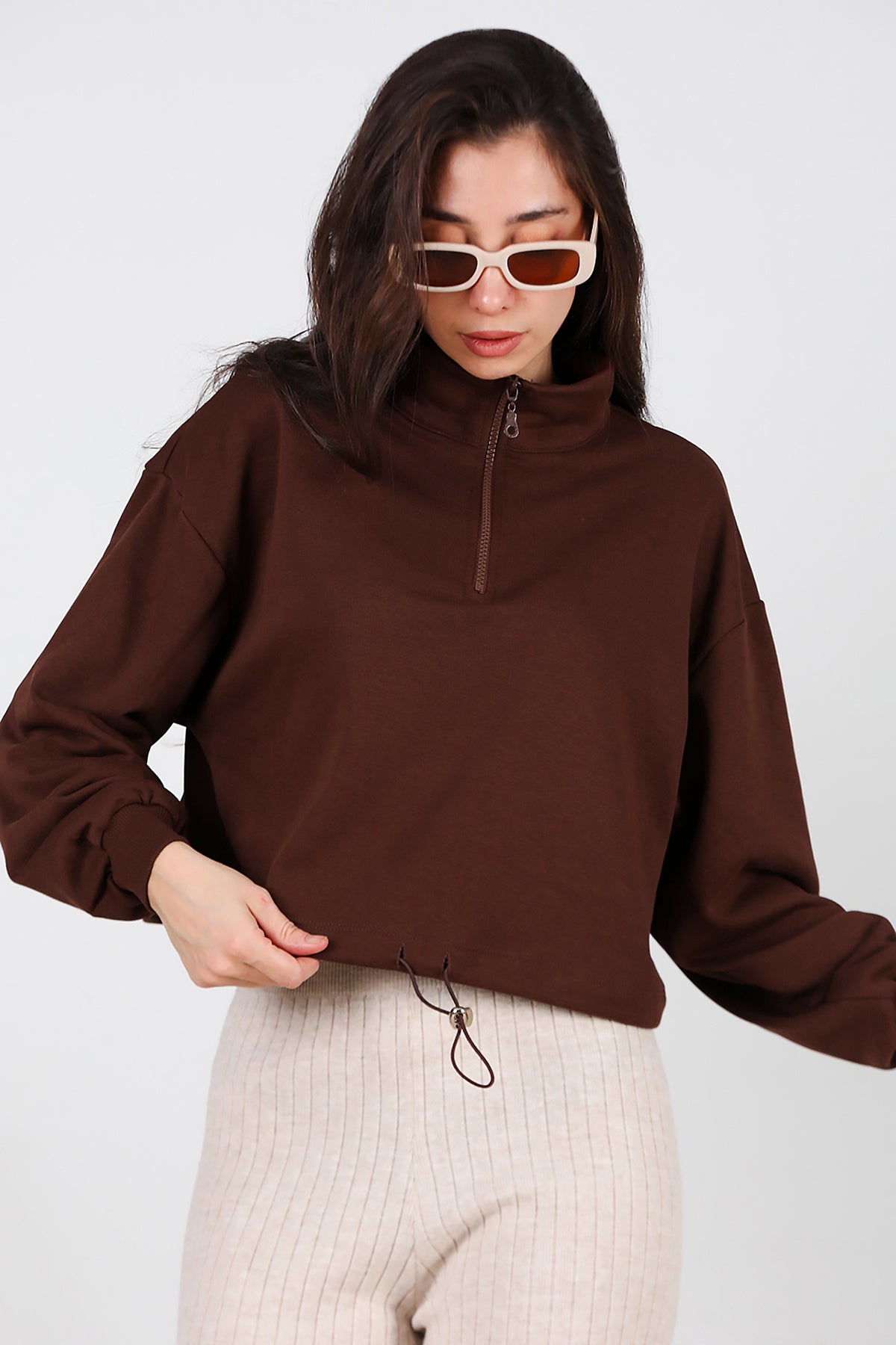 Kadın Yarım Fermuar Dik Yaka Bel Lastikli Sweat Kahverengi