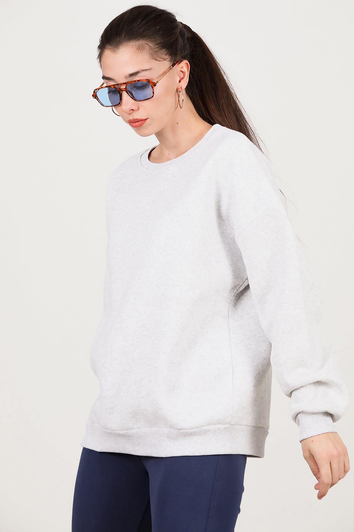 Kadın Bisiklet Yaka Üç İplik Oversize Sweat Açık Gri