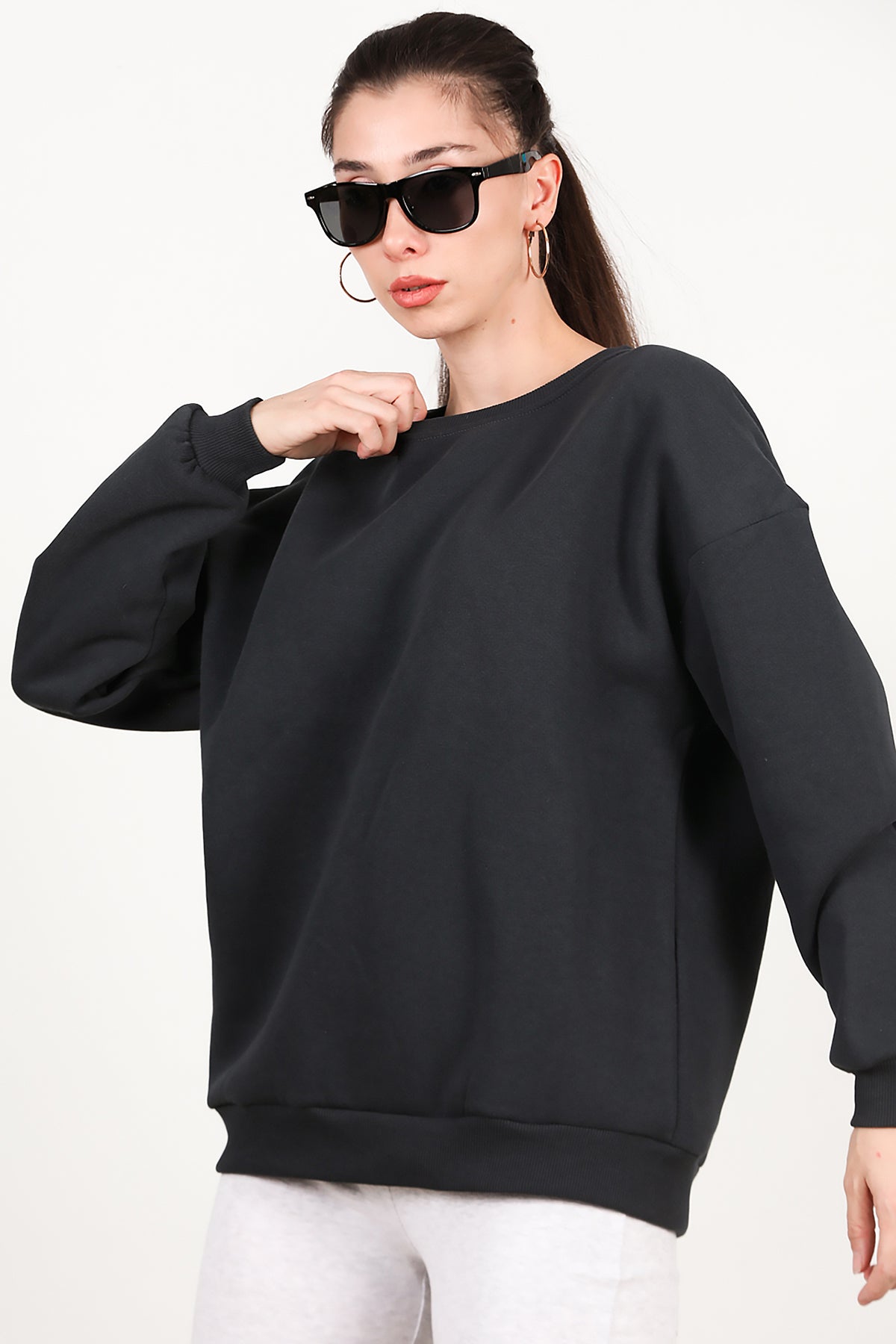 Kadın Bisiklet Yaka Üç İplik Oversize Sweat Füme
