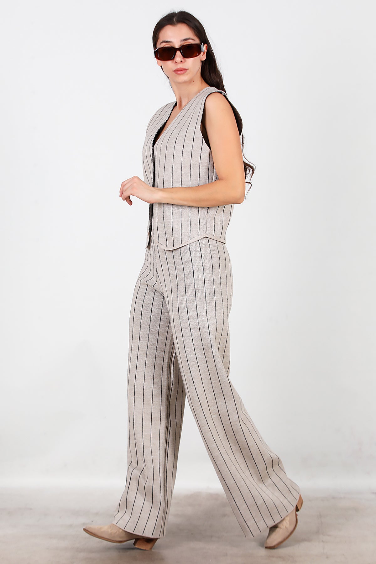Kadın Çizgili Yelekli Triko Takım Vizon