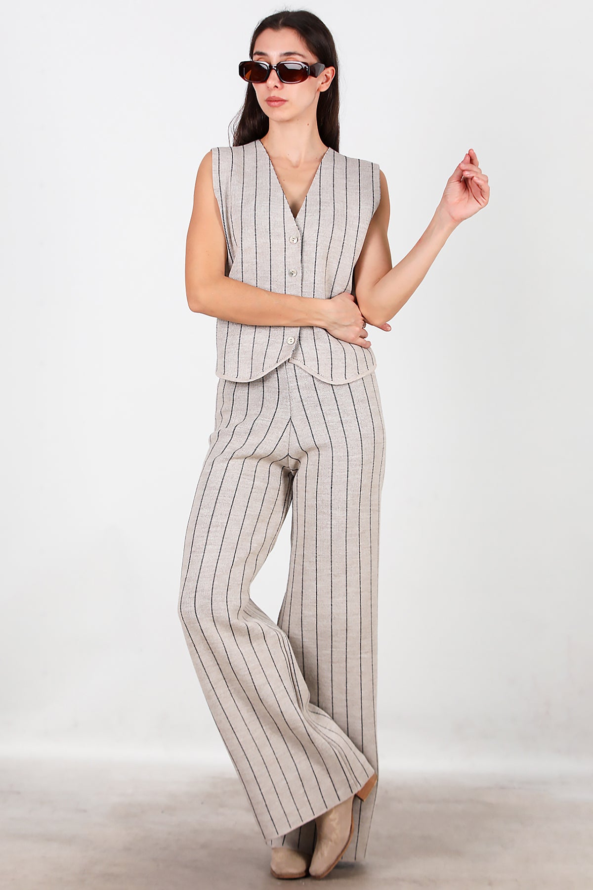 Kadın Çizgili Yelekli Triko Takım Vizon