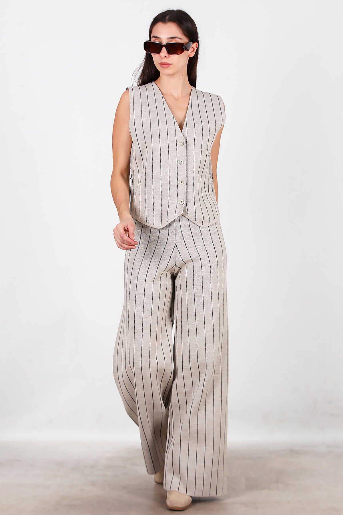Kadın Çizgili Yelekli Triko Takım Vizon