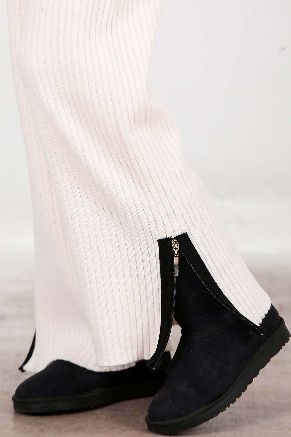 Kadın Garnili Paça Fermuarlı Triko Takım Ekru