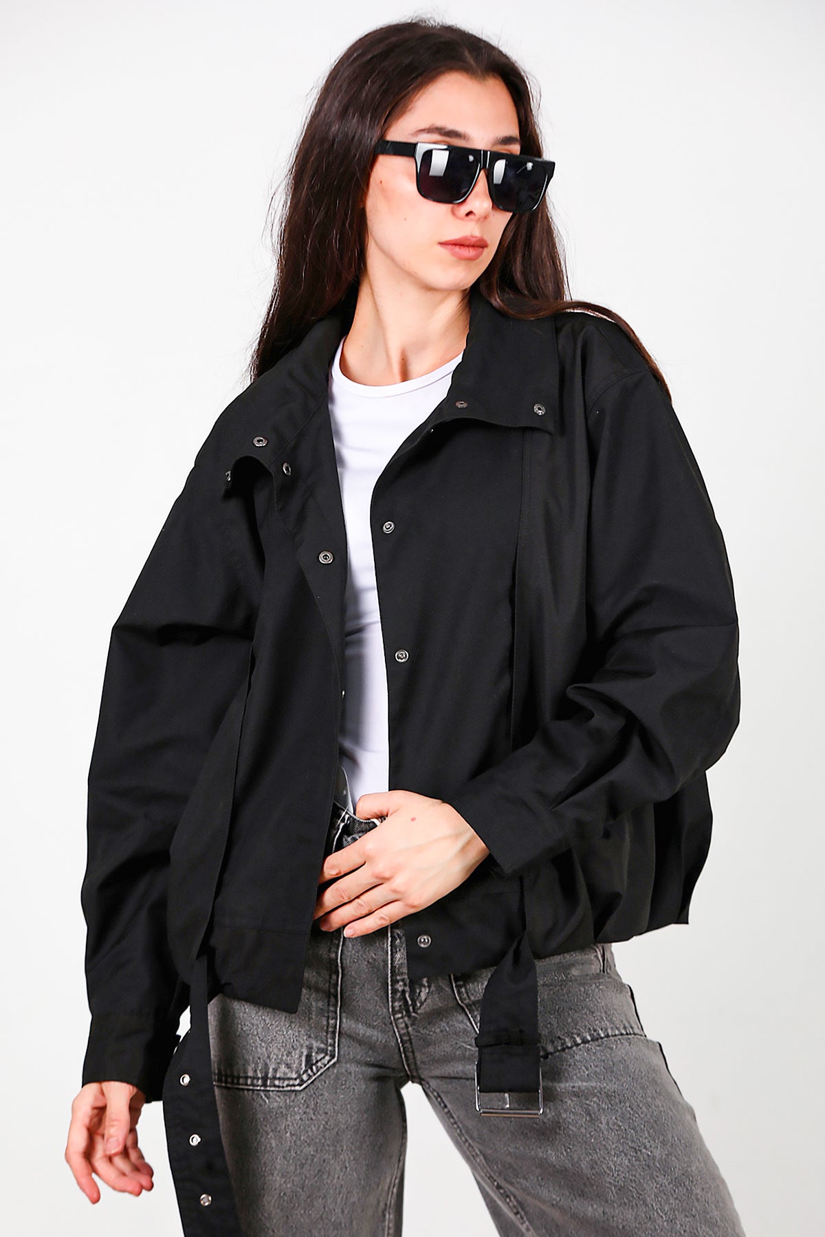 Kadın Çıtçıtlı Pile Detay Kısa Trençkot Siyah