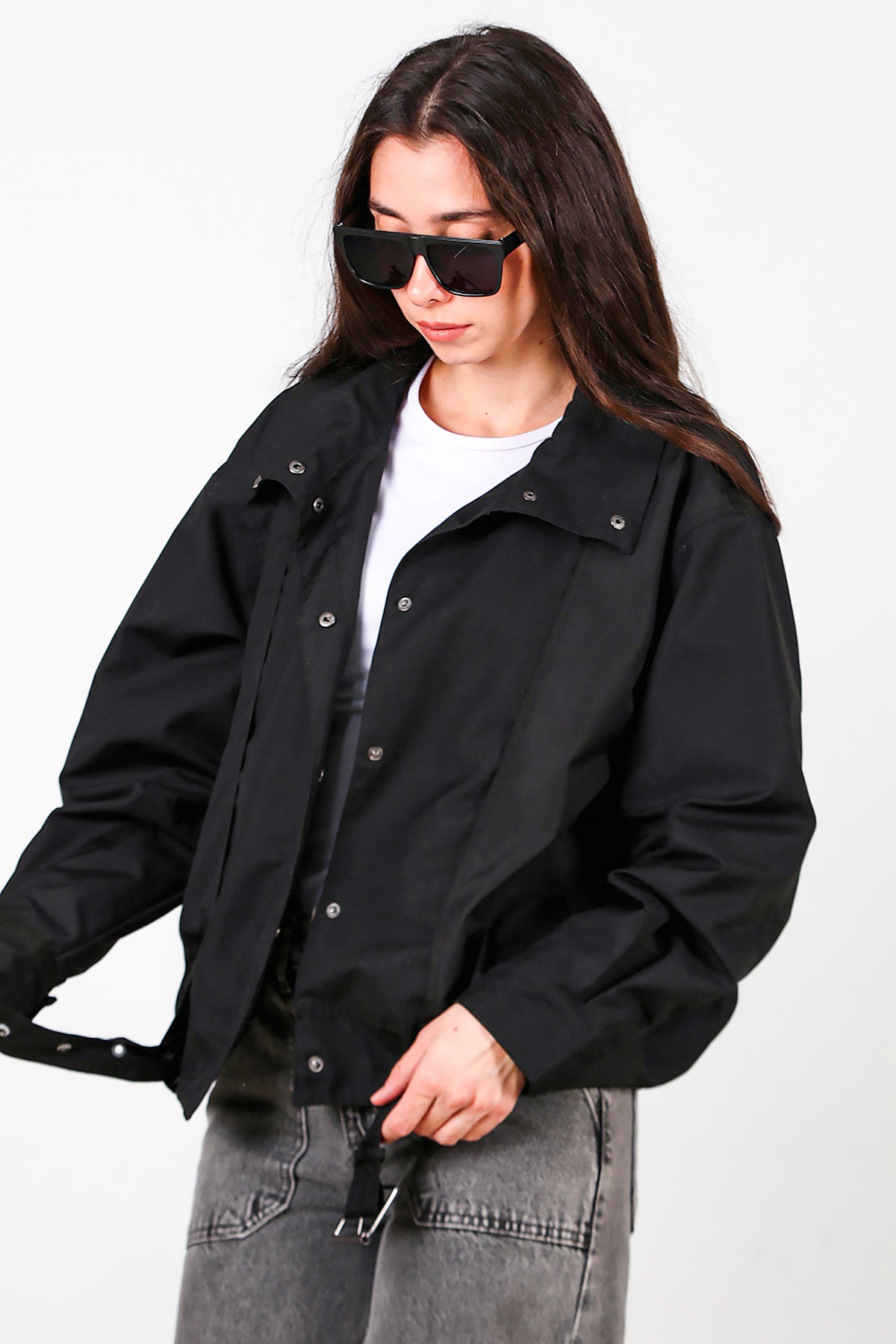 Kadın Çıtçıtlı Pile Detay Kısa Trençkot Siyah