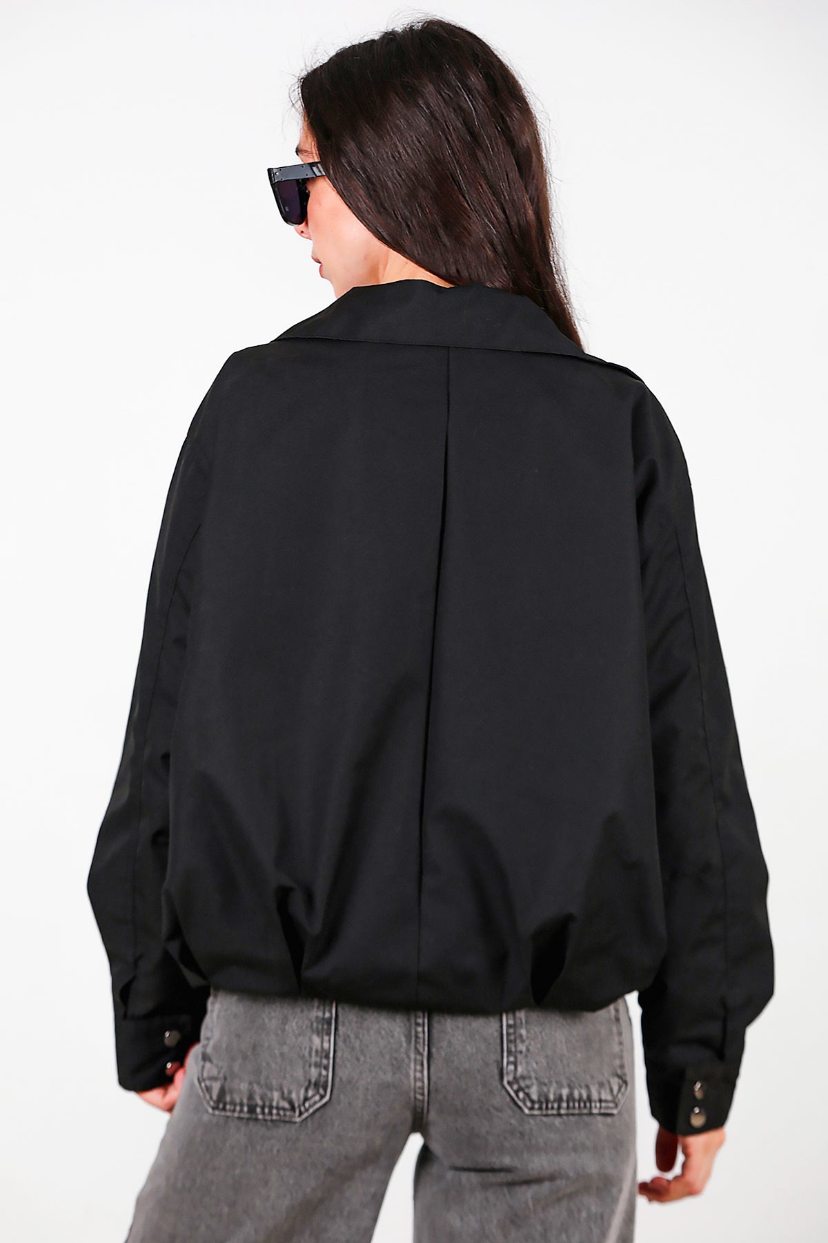 Kadın Çıtçıtlı Pile Detay Kısa Trençkot Siyah