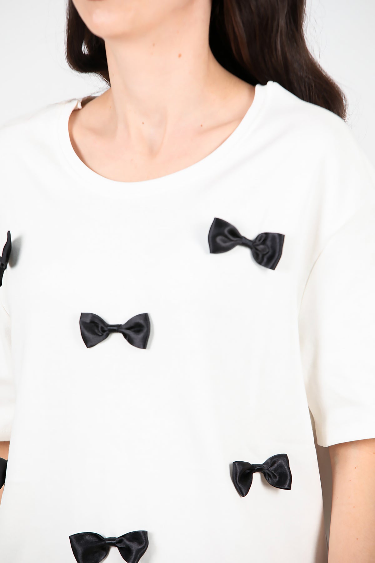 Kadın Fiyonk Detaylı Bisiklet Yaka T-shirt Ekru