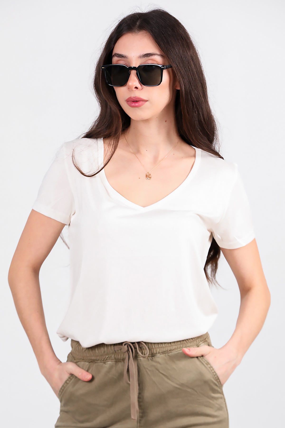 Kadın V Yaka T-shirt Ekru