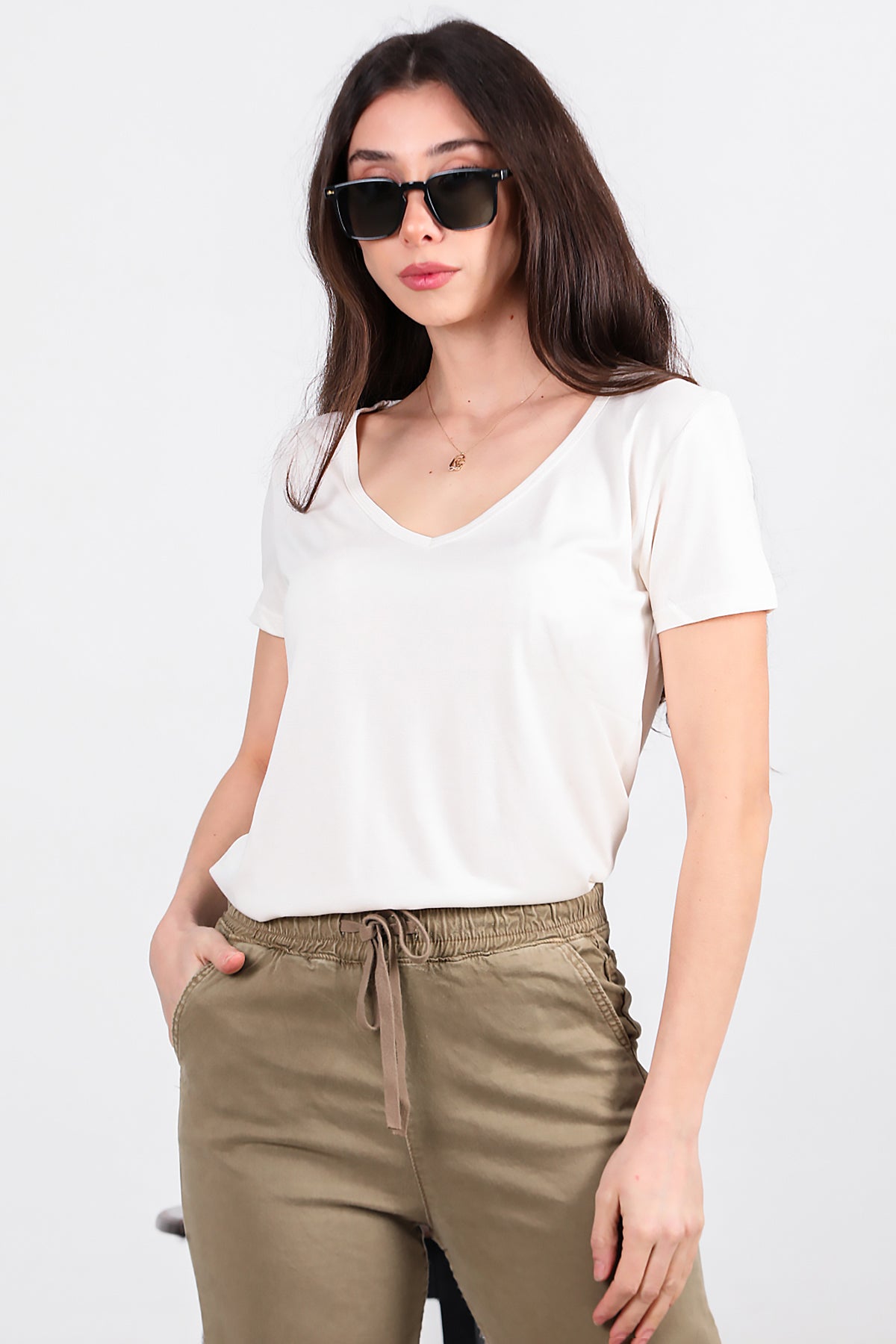 Kadın V Yaka T-shirt Ekru