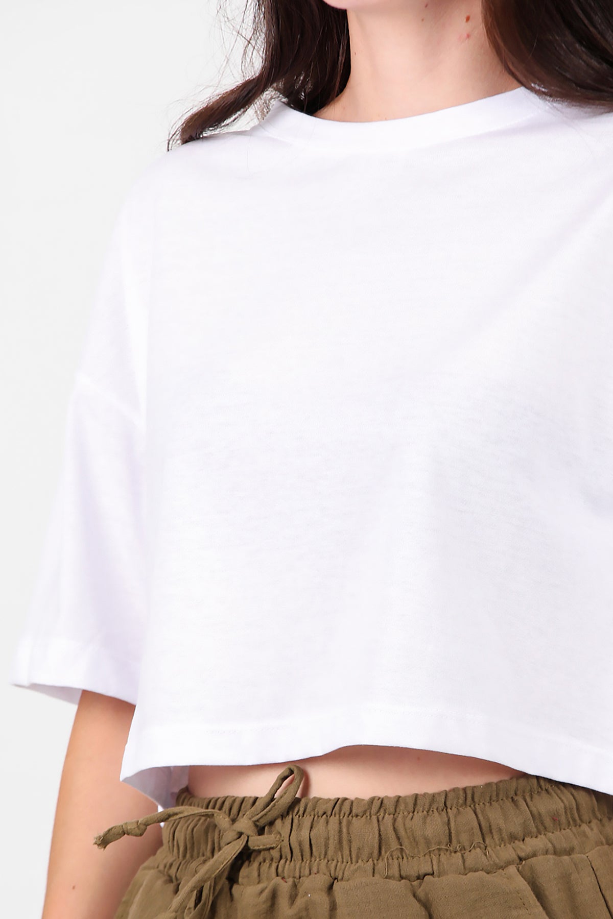Kadın Bisiklet Yaka Kısa T-Shirt Beyaz