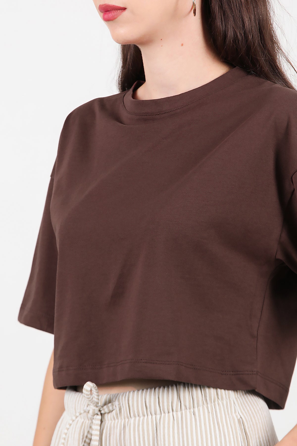 Kadın Bisiklet Yaka Kısa T-Shirt Kahverengi