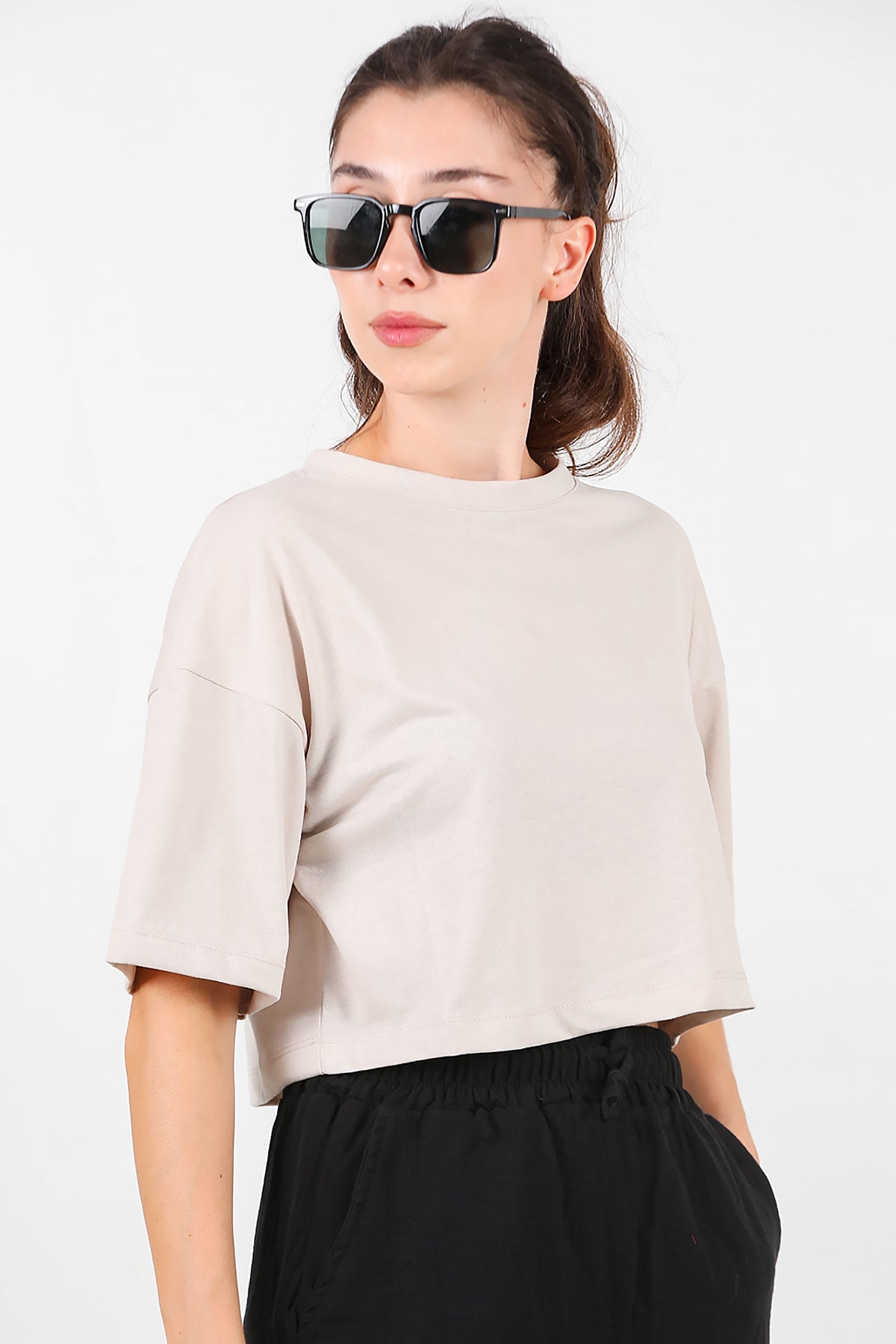Kadın Bisiklet Yaka Kısa T-Shirt Taş