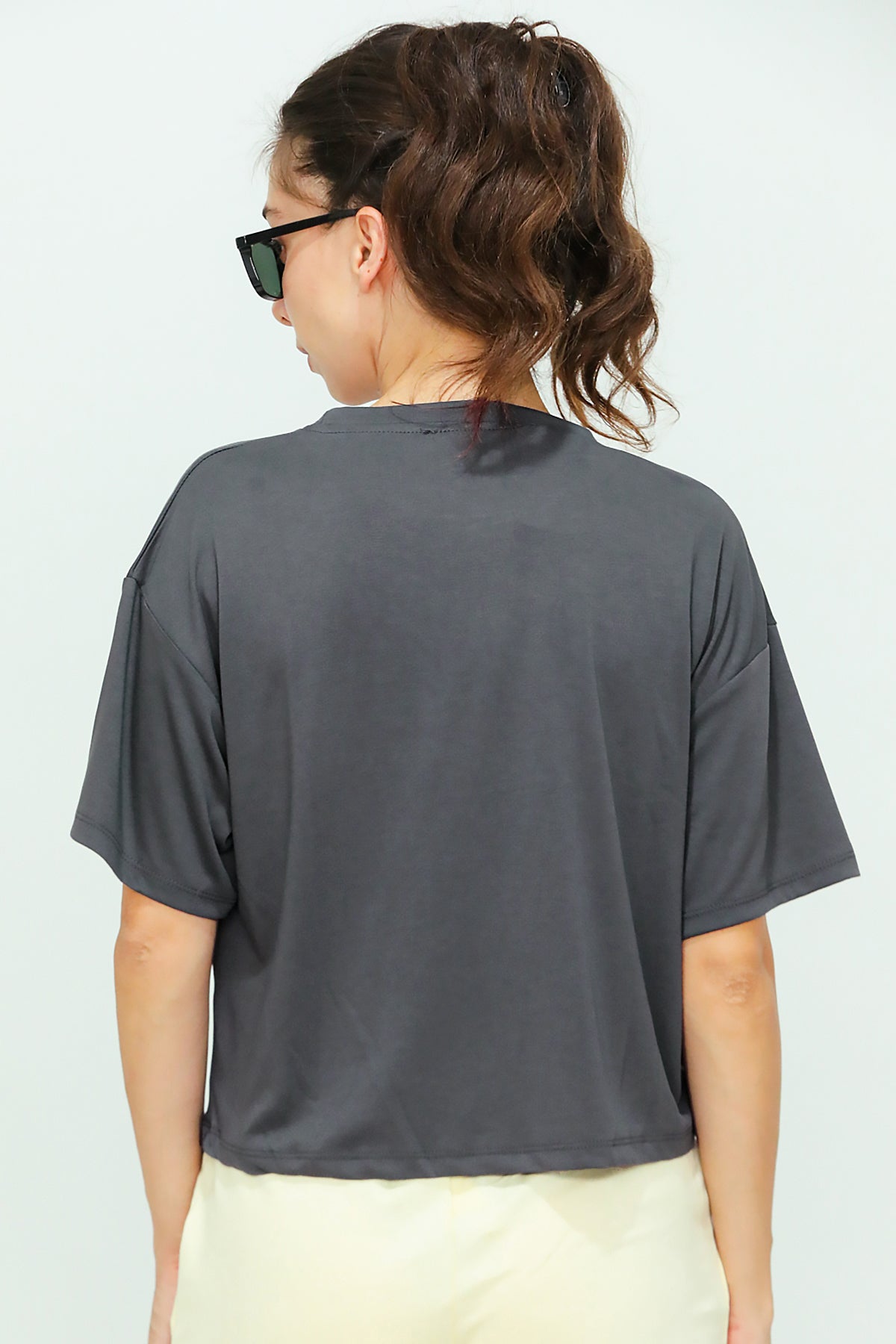Kadın Bisiklet Yaka Kısa T-shirt Füme