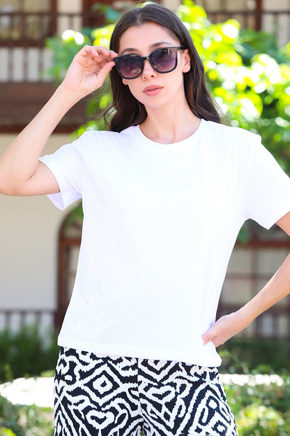 Kadın Bisiklet Yaka T-Shirt Beyaz
