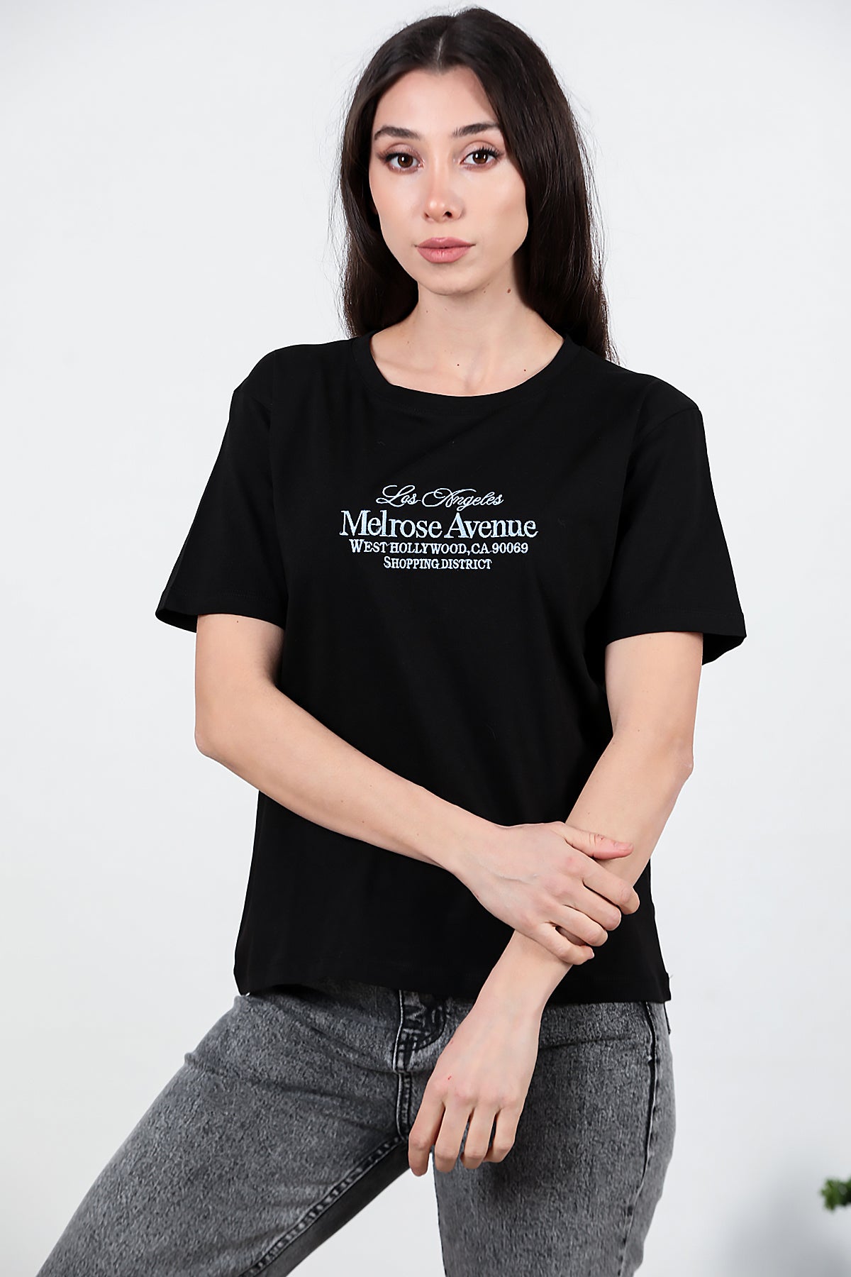 Kadın Ön Nakışlı Penye T-Shirt Siyah