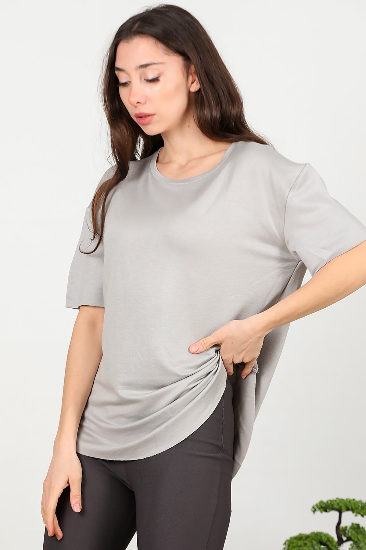 Kadın Eteği Oval Bisiklet Yaka T-shirt Gri