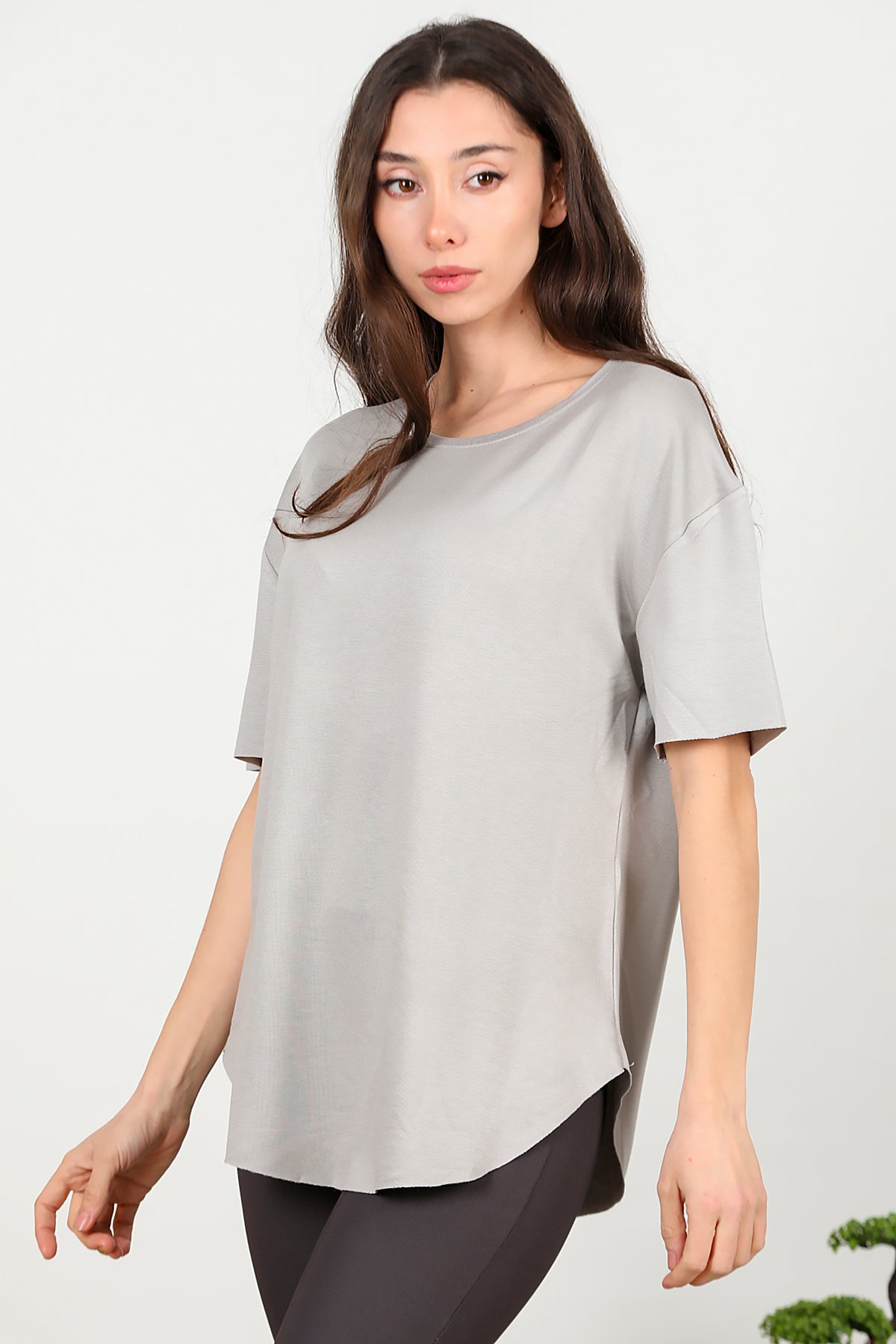 Kadın Eteği Oval Bisiklet Yaka T-shirt Gri