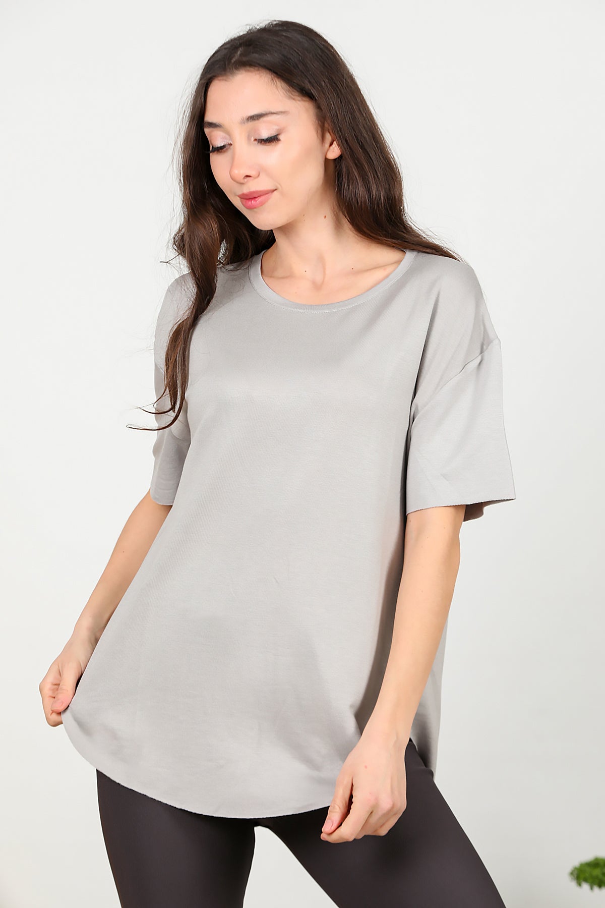 Kadın Eteği Oval Bisiklet Yaka T-shirt Gri
