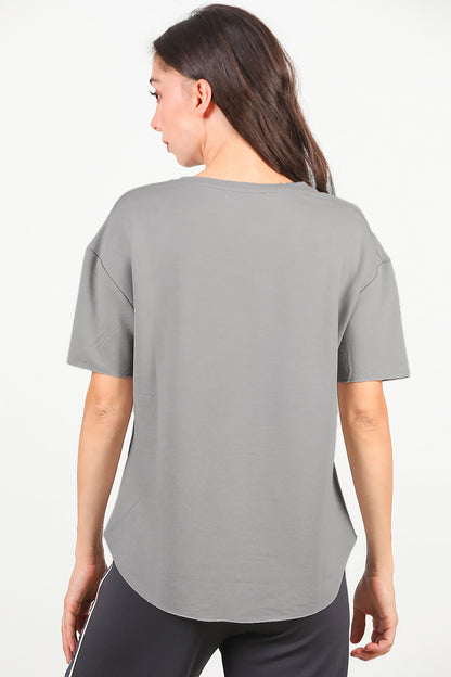 Kadın Eteği Oval V Yaka T-Shirt Gri