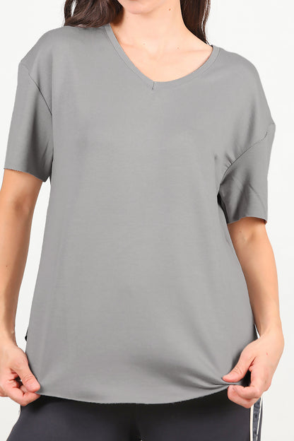 Kadın Eteği Oval V Yaka T-Shirt Gri