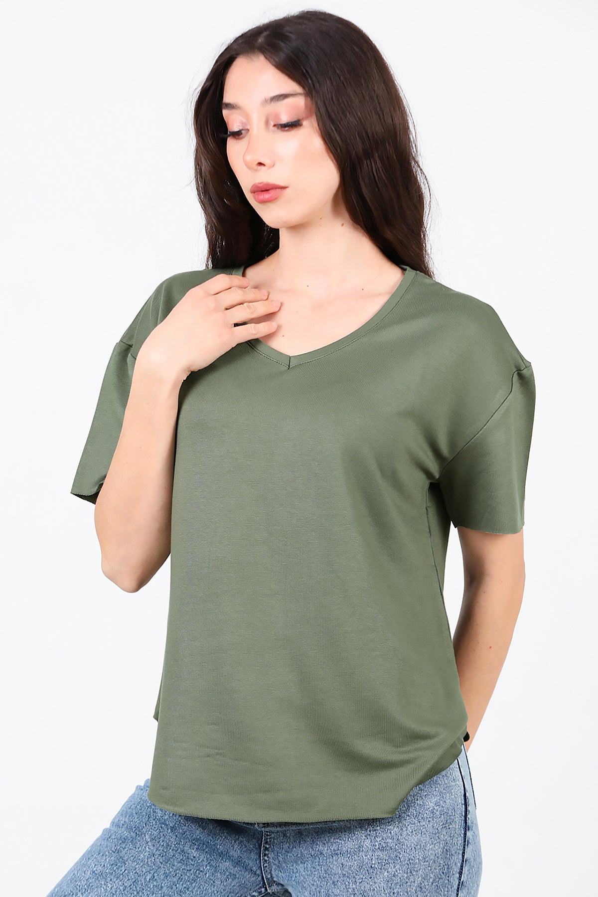 Kadın Eteği Oval V Yaka T-Shirt Haki