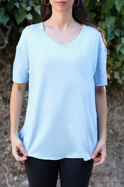 Kadın Eteği Oval V Yaka T-Shirt Mavi