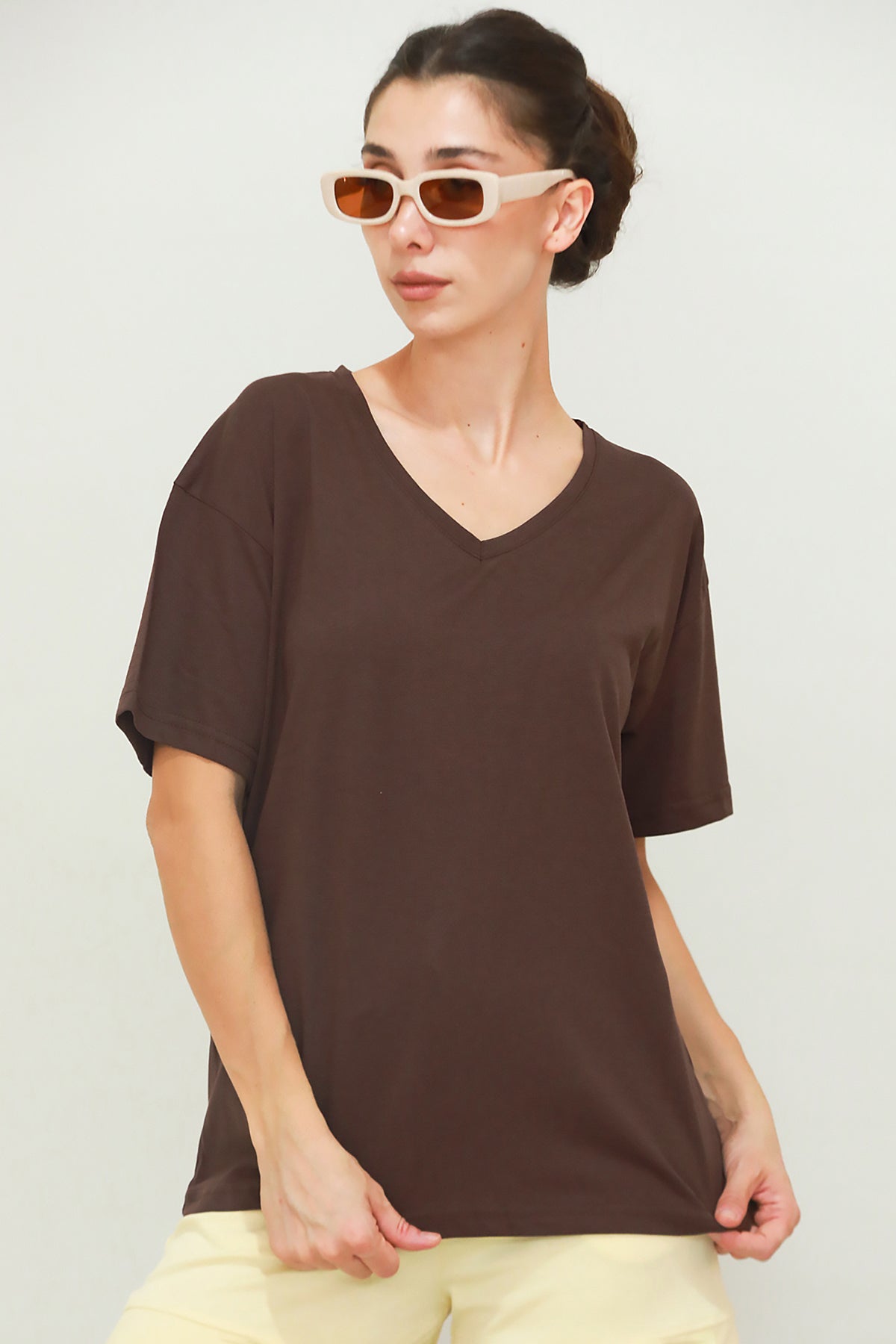 Kadın V Yaka Oversize T-Shirt Kahverengi