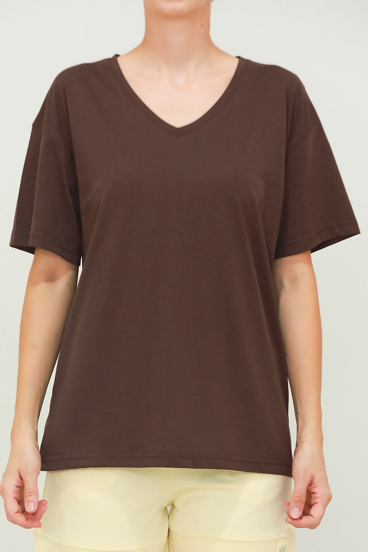 Kadın V Yaka Oversize T-Shirt Kahverengi